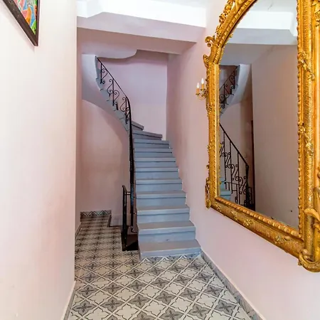 Chic Studio Flat With Shared Terrace In Beyoglu Appartamento